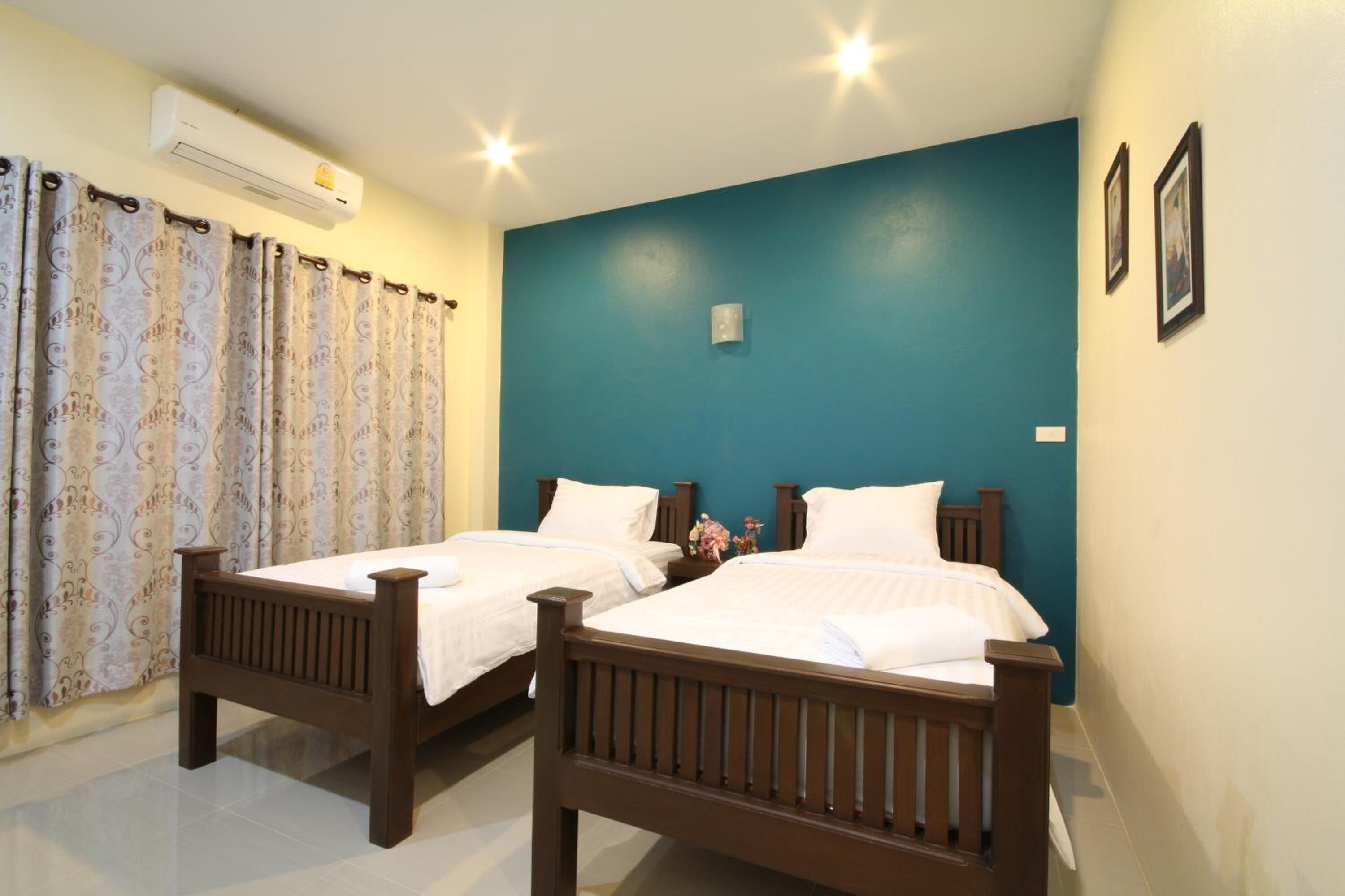 in-room safe, desk, blackout curtains, rollaway beds