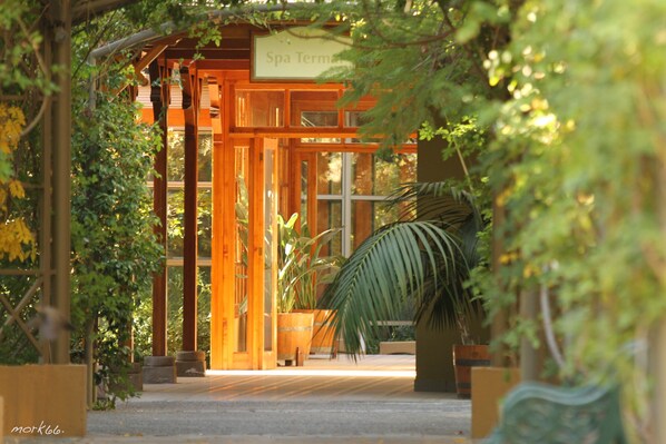 Hot tub, body treatments, aromatherapy, hot stone massages