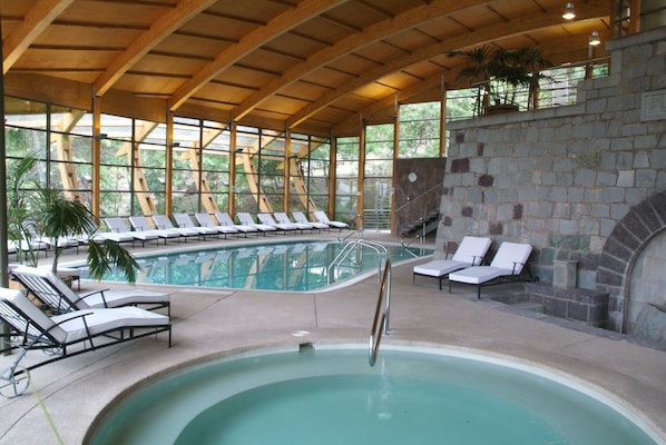 Piscine couverte, piscine extérieure