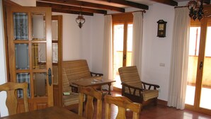 Traditional House | In-room dining - Casa Rural Arturo I (Sahagun)