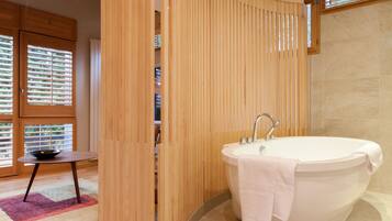 Articles de toilette gratuits, sĂšche-cheveux, serviettes fournies