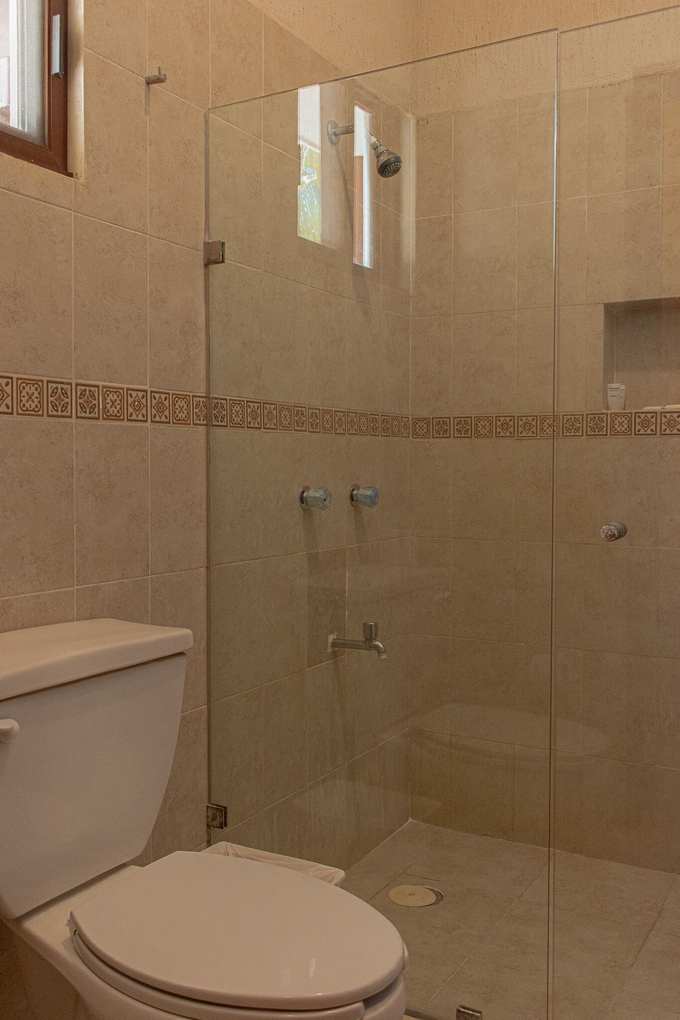 shower, free toiletries, towels, soap