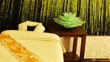Kropsbehandlinger, hot stone-massage, ansigtsbehandlinger