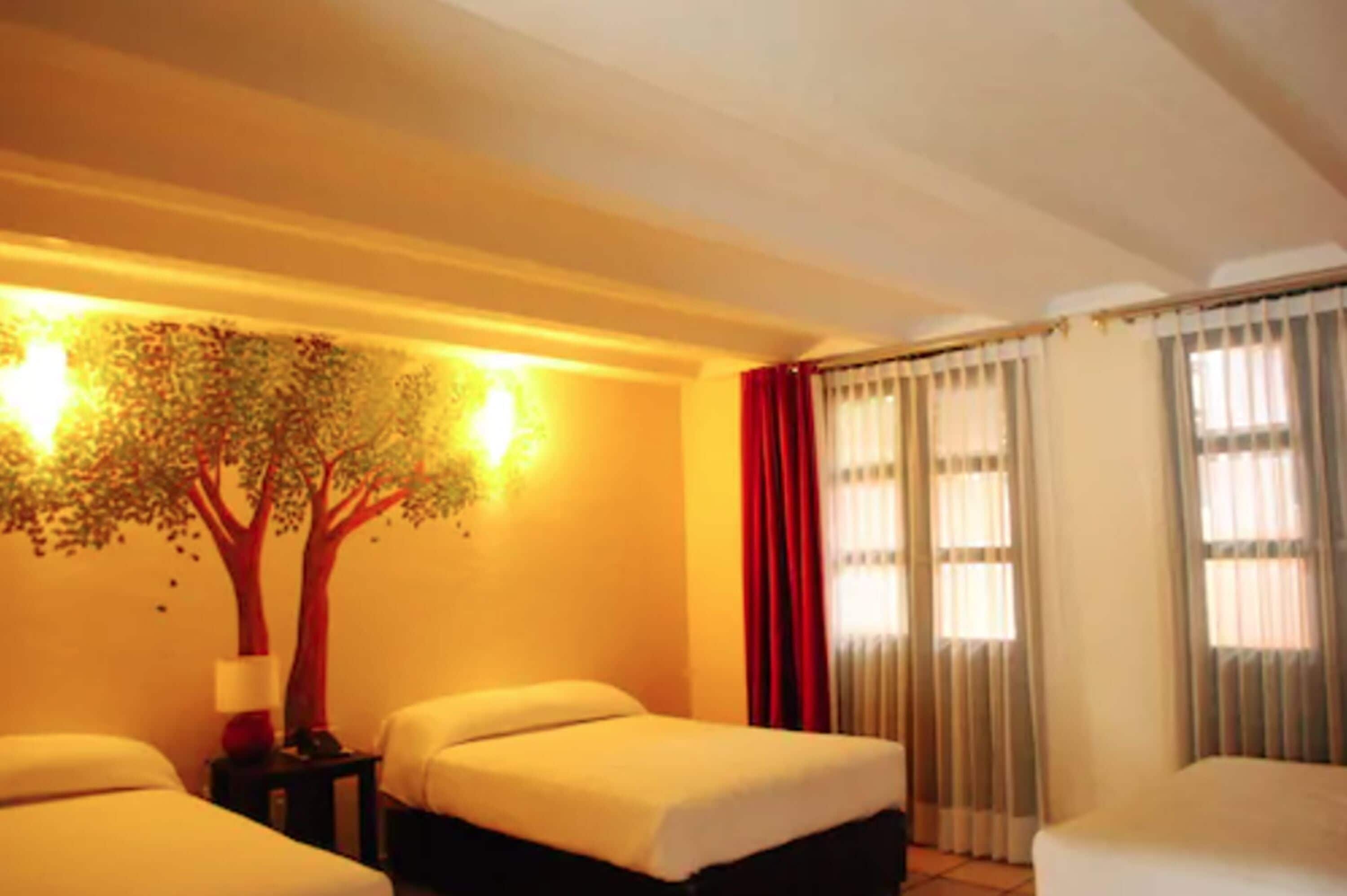 مكتب ومكواة/لوح كي