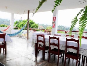 屋外ダイニングエリア