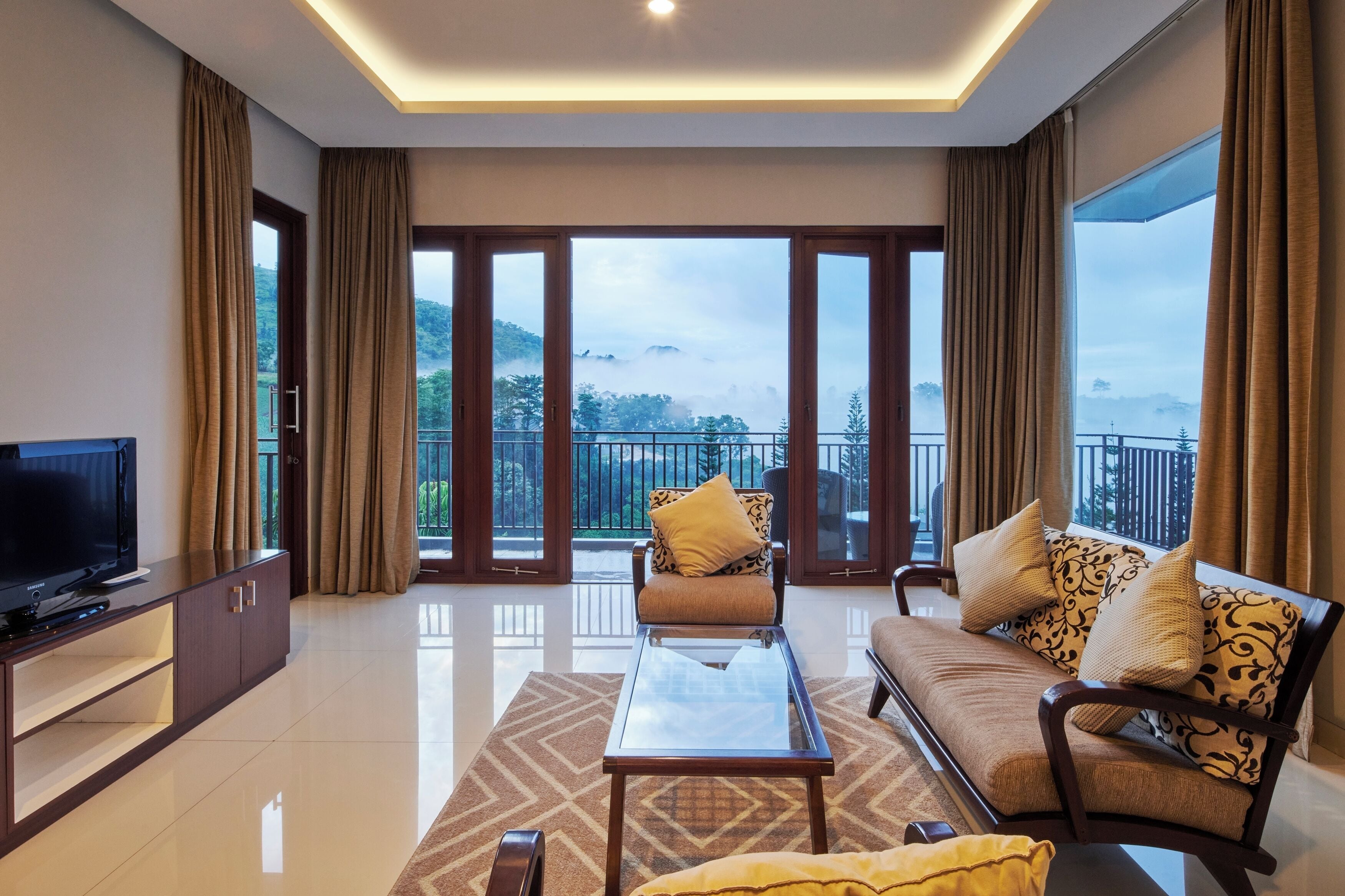 Rom | Oppholdsområde | Plasma-TV og DVD-spiller