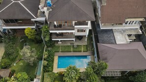 Property grounds - Morning Glory Mountain View 4BR Villa with Pool (Cimenyan)