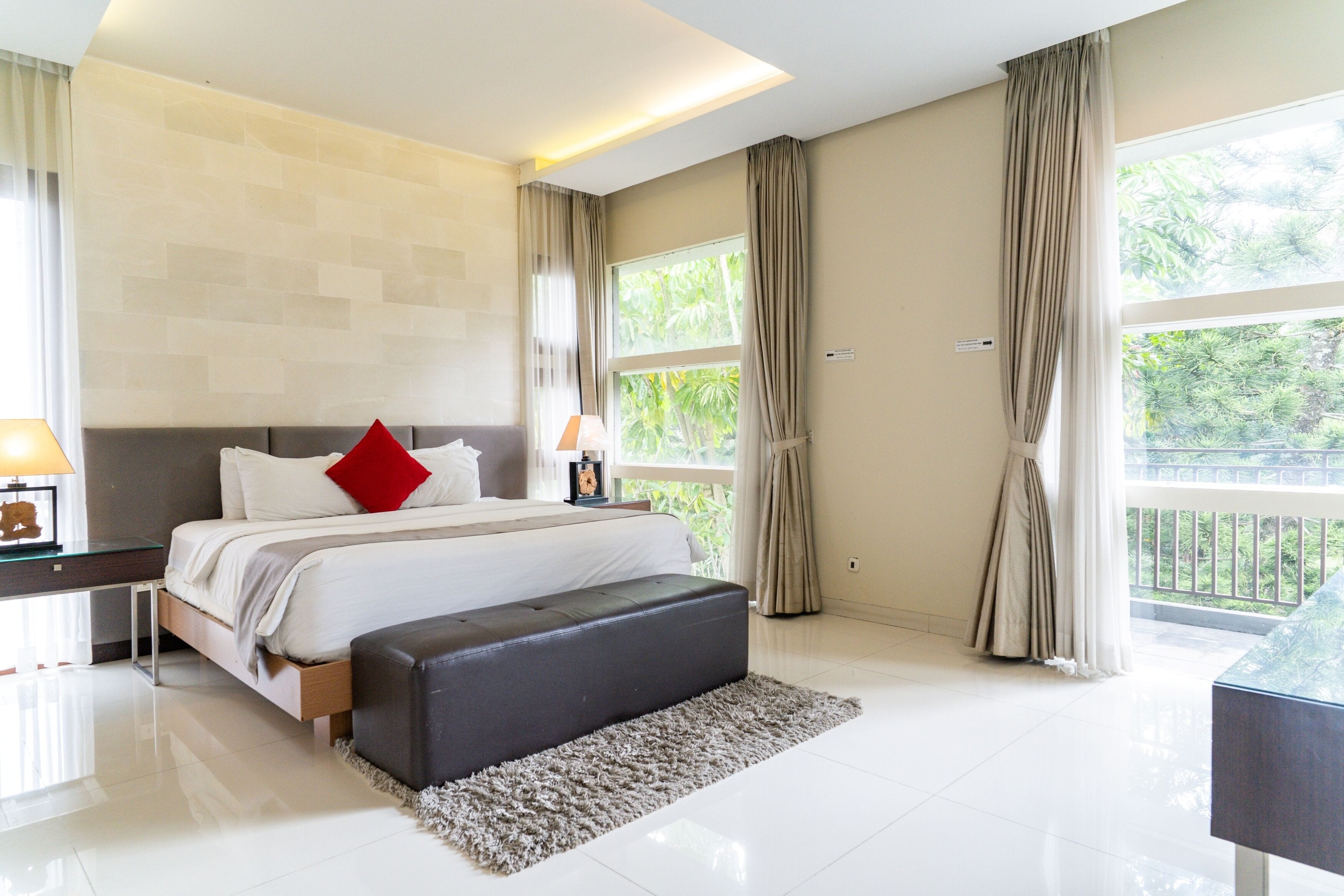 Family room , 4 bedrooms , private pool | 4 bedrooms, premium bedding, desk, iron/ironing board