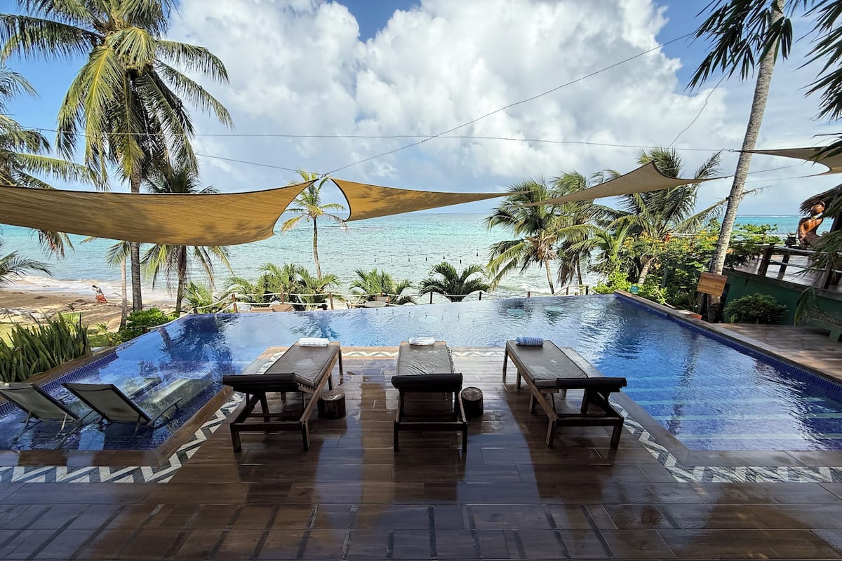 Pool & Oceanfront Casita