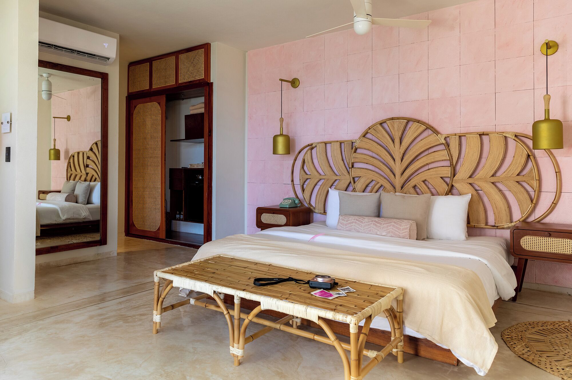 Chambre, vue partielle sur la mer (with refreshing plunge pool) | Literie de qualité supérieure, minibar, coffres-forts dans les chambres