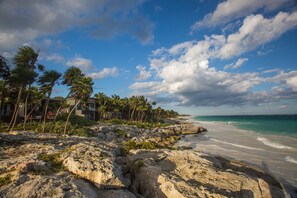 Cabañas de uso gratuito y toallas de playa