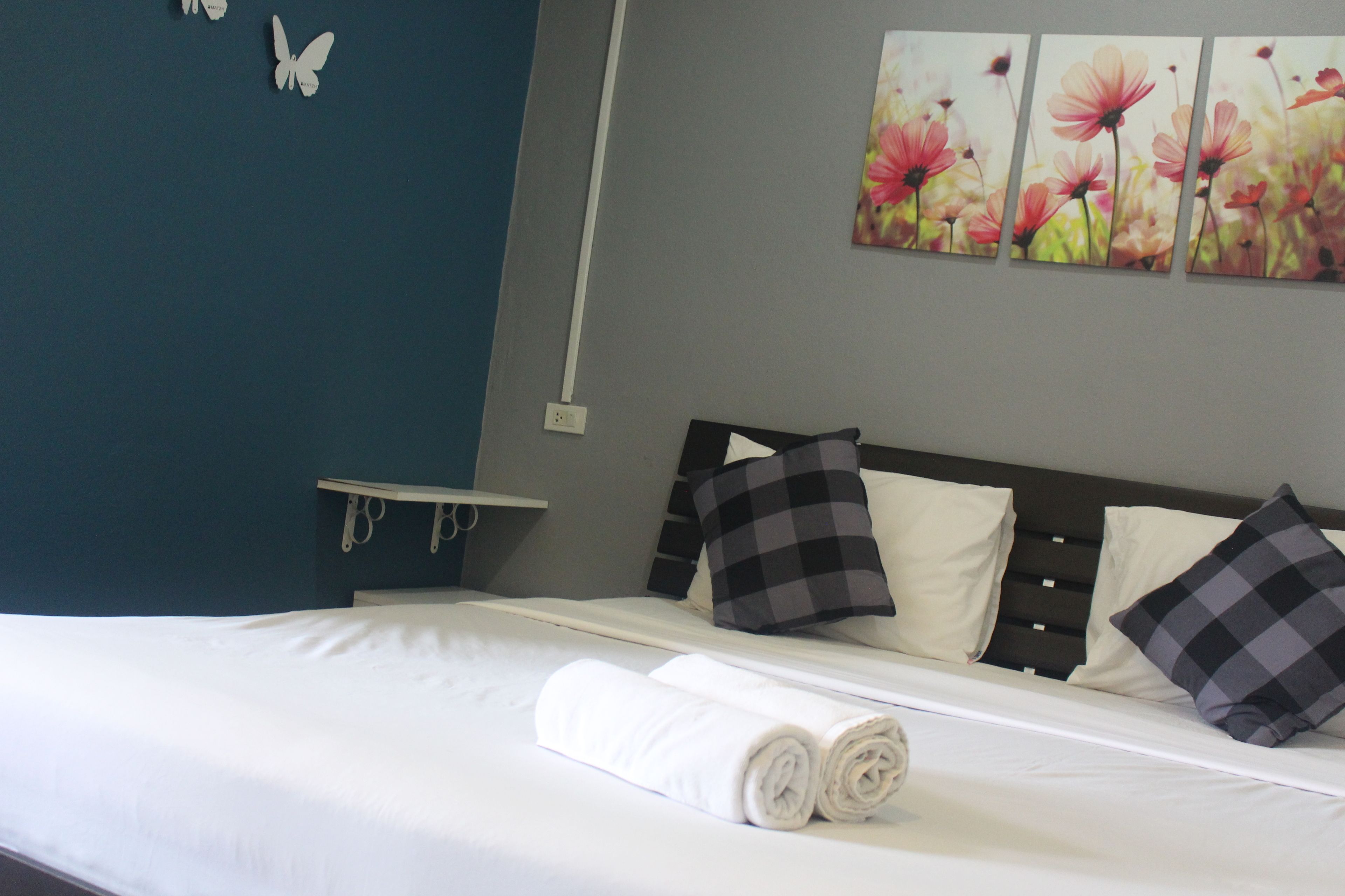 standard room | desk, free cots/infant beds, rollaway beds, free wifi