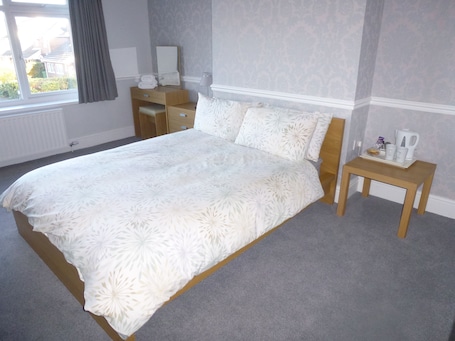 Double Room | Iron/ironing board, free WiFi, bed sheets