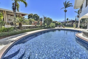 Outdoor pool, pool loungers