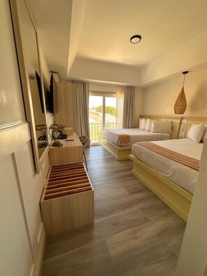 Deluxe Quadruple Room, 2 Double Beds - La Riviera Hotel B&B (San Antonio de Belen)