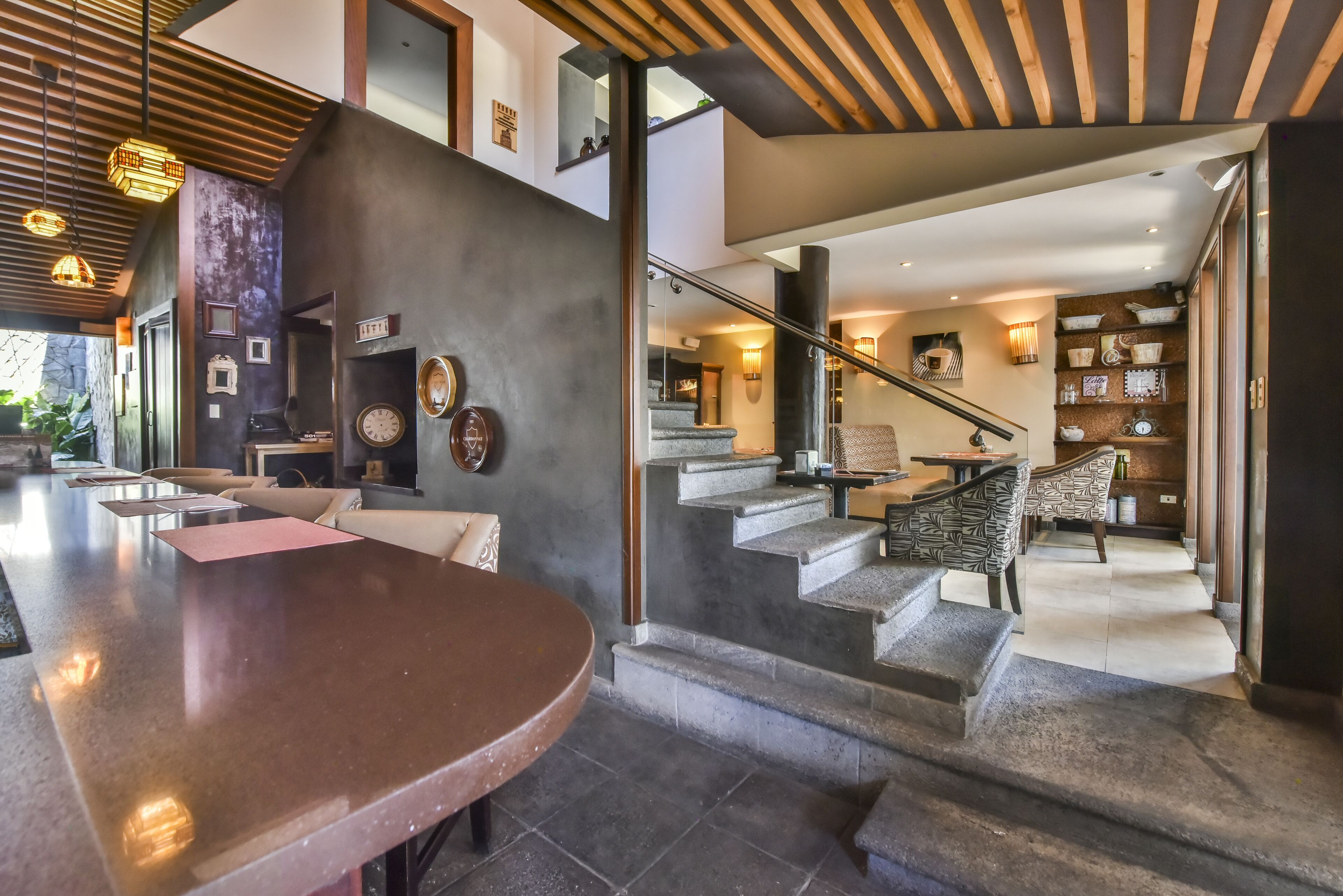 breakfast, lunch, dinner served; fusion cuisine, garden views