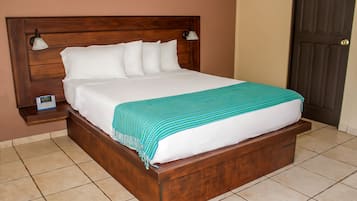 Standard Room, 1 Queen Bed | In-room safe, laptop workspace, blackout drapes, iron/ironing board