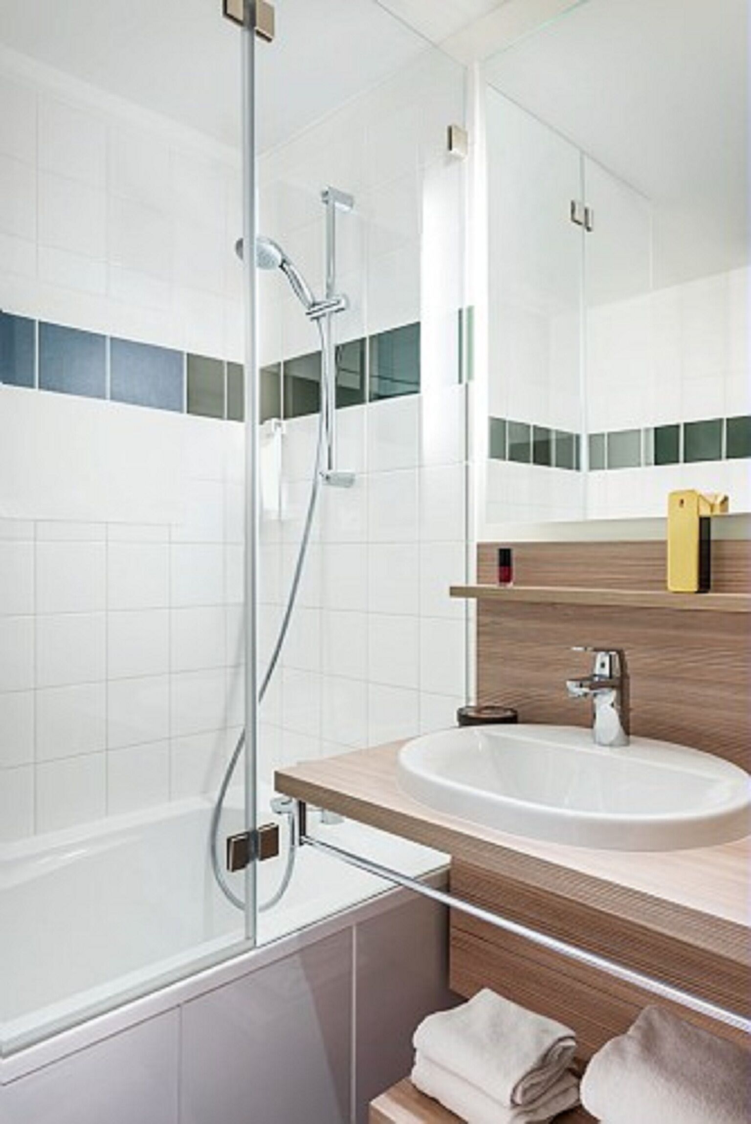 Eco-friendly toiletries, hair dryer, bidet, towels