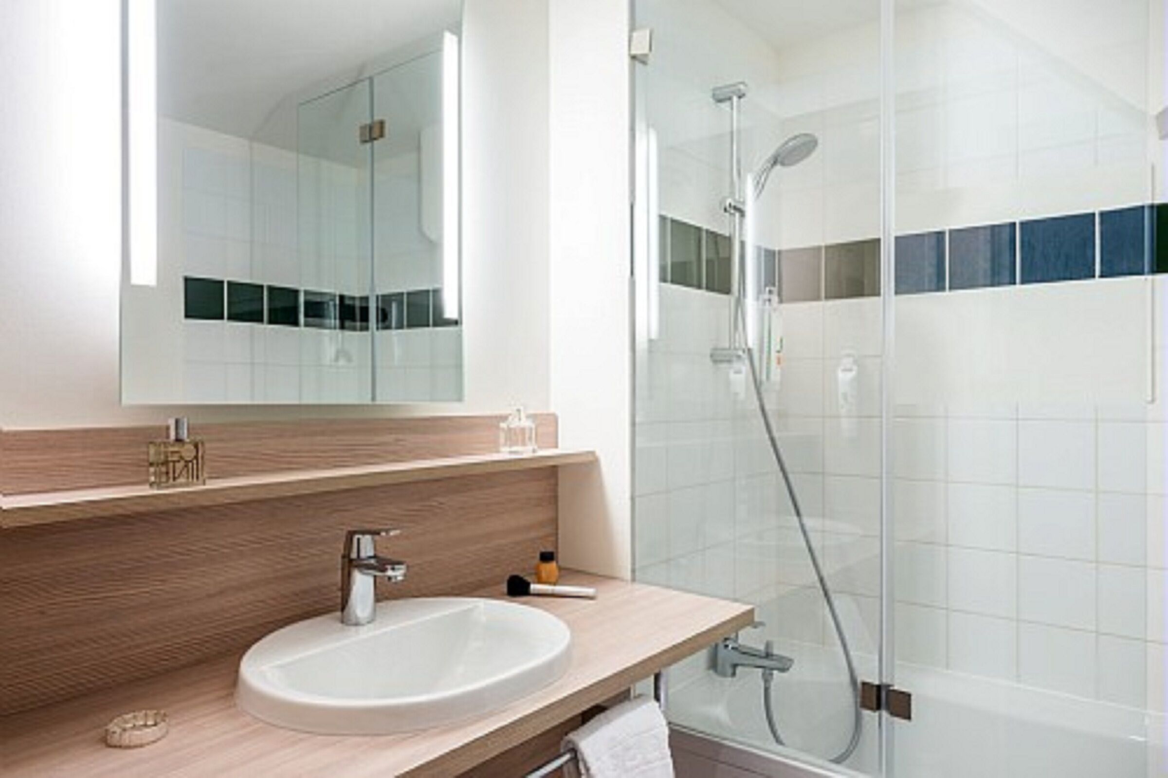 Eco-friendly toiletries, hair dryer, bidet, towels