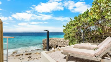 Romantic Cabin, Ocean View | Terrace/patio