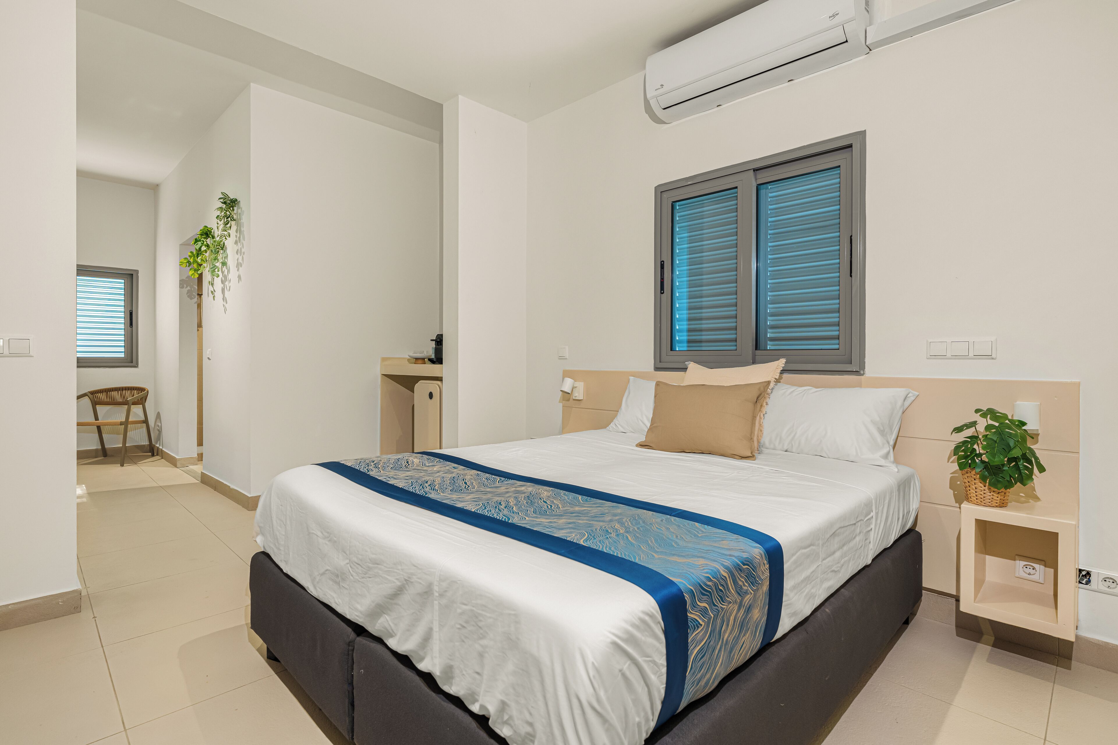 standard double room | 1 bedroom, premium bedding, in-room safe, blackout curtains