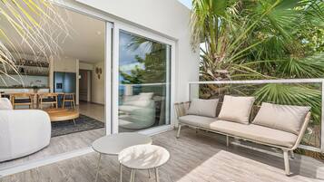 Penthouse, vista al mar | Terraza o patio