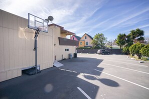 Property amenity - Marina Inn (Berkeley)