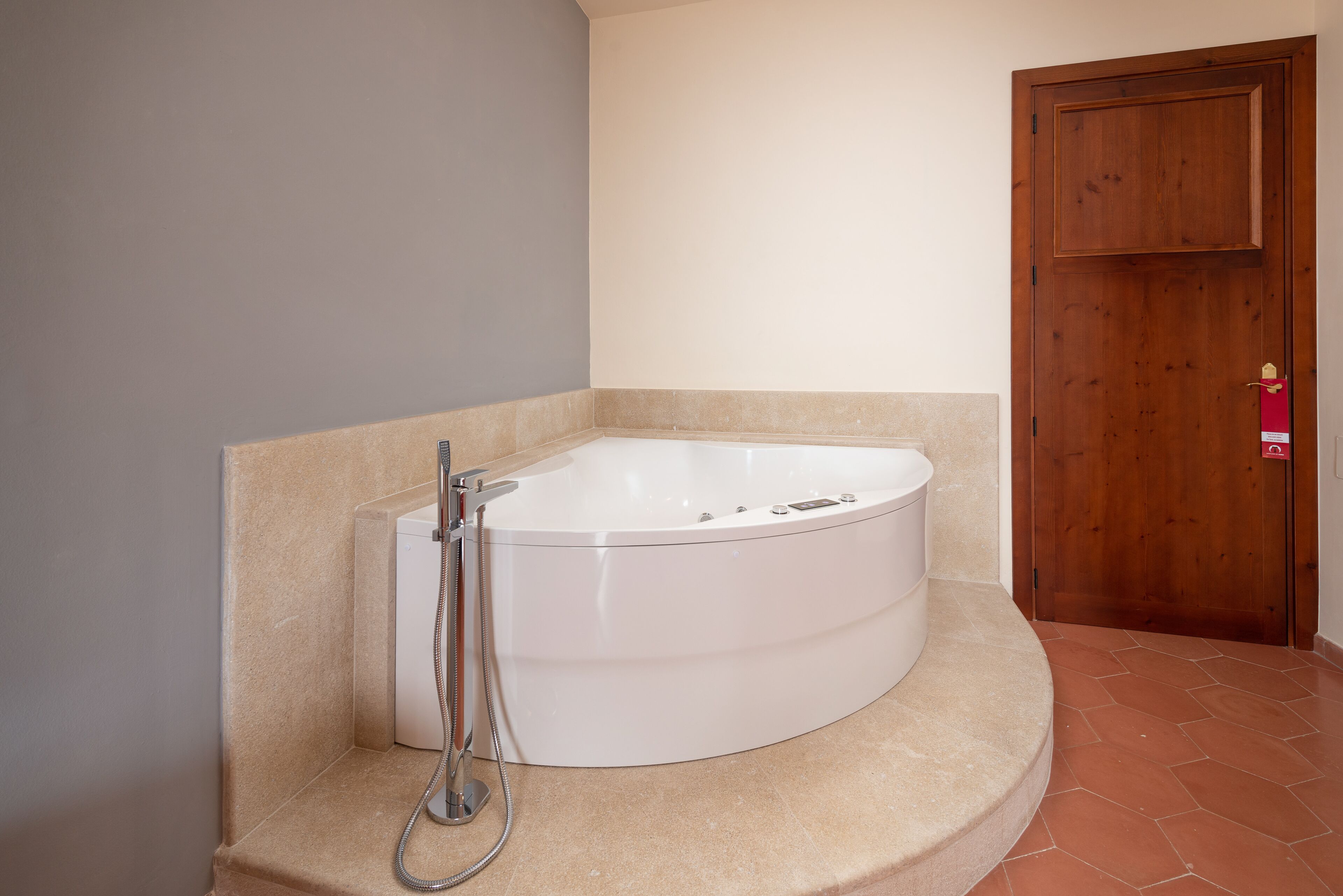deluxe suite (2 adults) | private spa tub