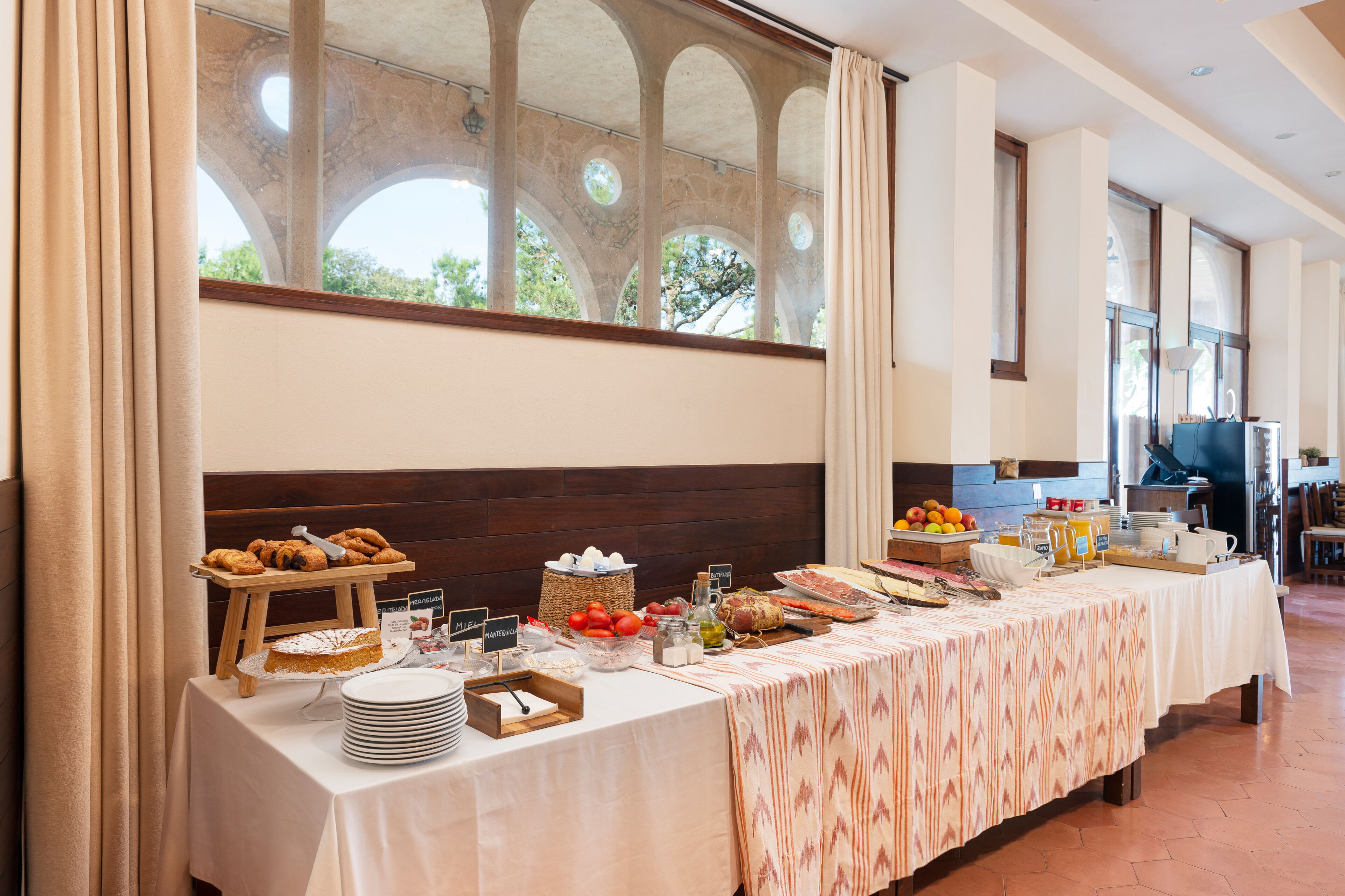 daily buffet breakfast (eur 10.00 per person)
