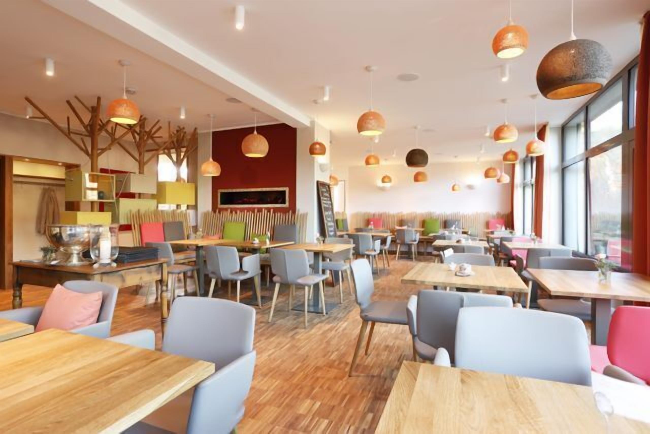 breakfast, lunch, dinner served; german cuisine, garden views