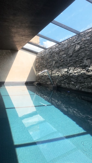Couples treatment room(s), sauna, hot tub, steam room, body treatments