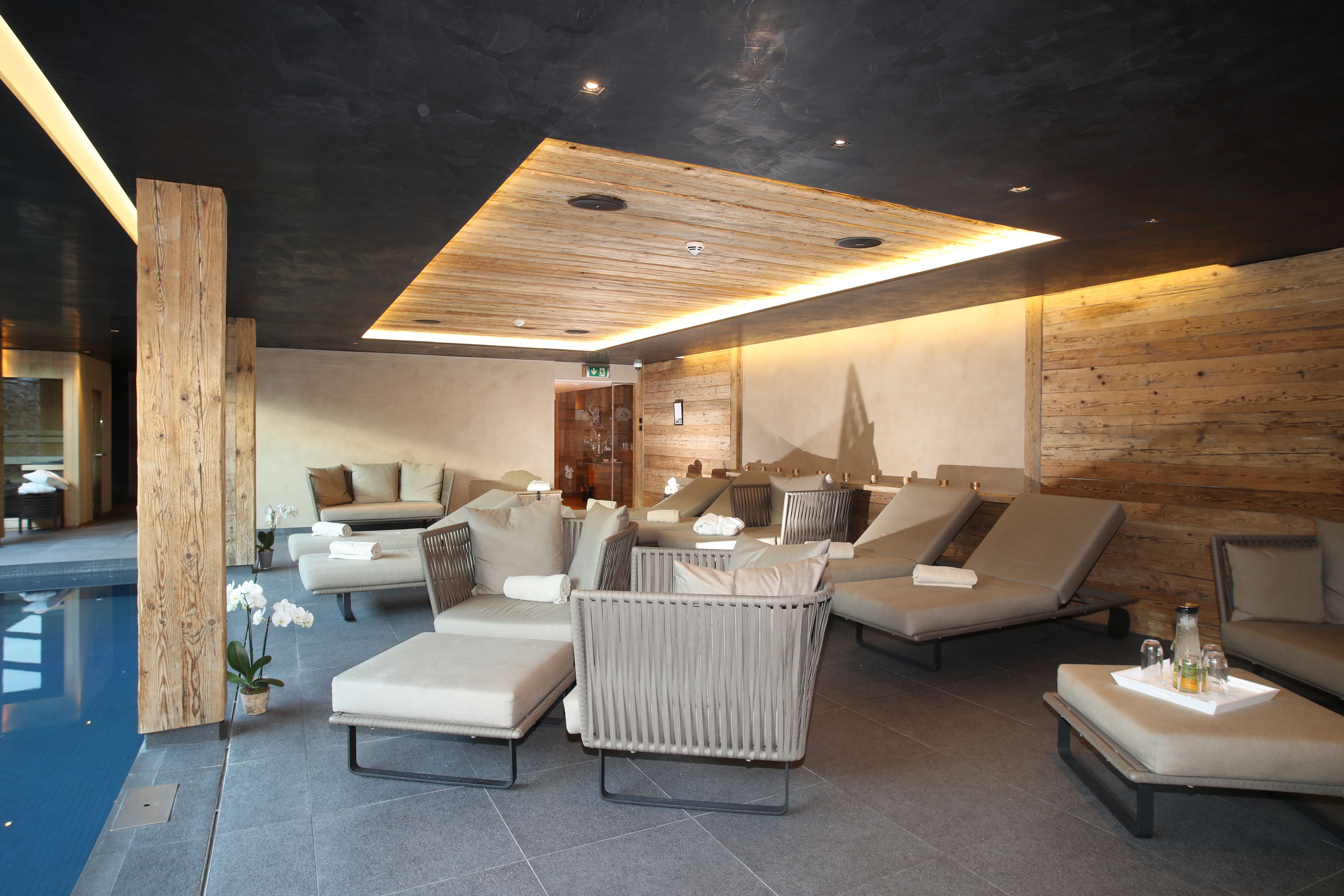 couples treatment room(s), sauna, hot tub, steam room, body treatments