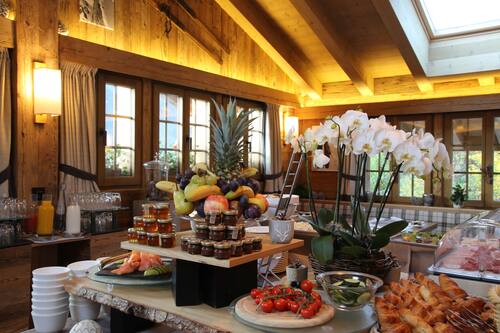 Daily buffet breakfast for a fee