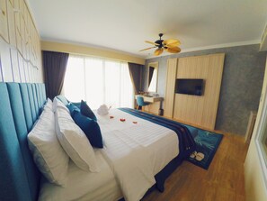 Minibar, in-room safe, desk, soundproofing - Amata Garden Resort (Nyaungshwe)