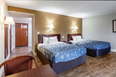 Econo Lodge Inn Suites On The River - Image 54
