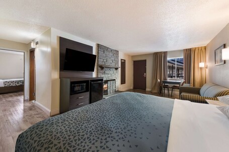 Econo Lodge Inn Suites On The River - Image 26