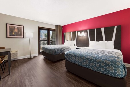Econo Lodge Inn Suites On The River - Image 27