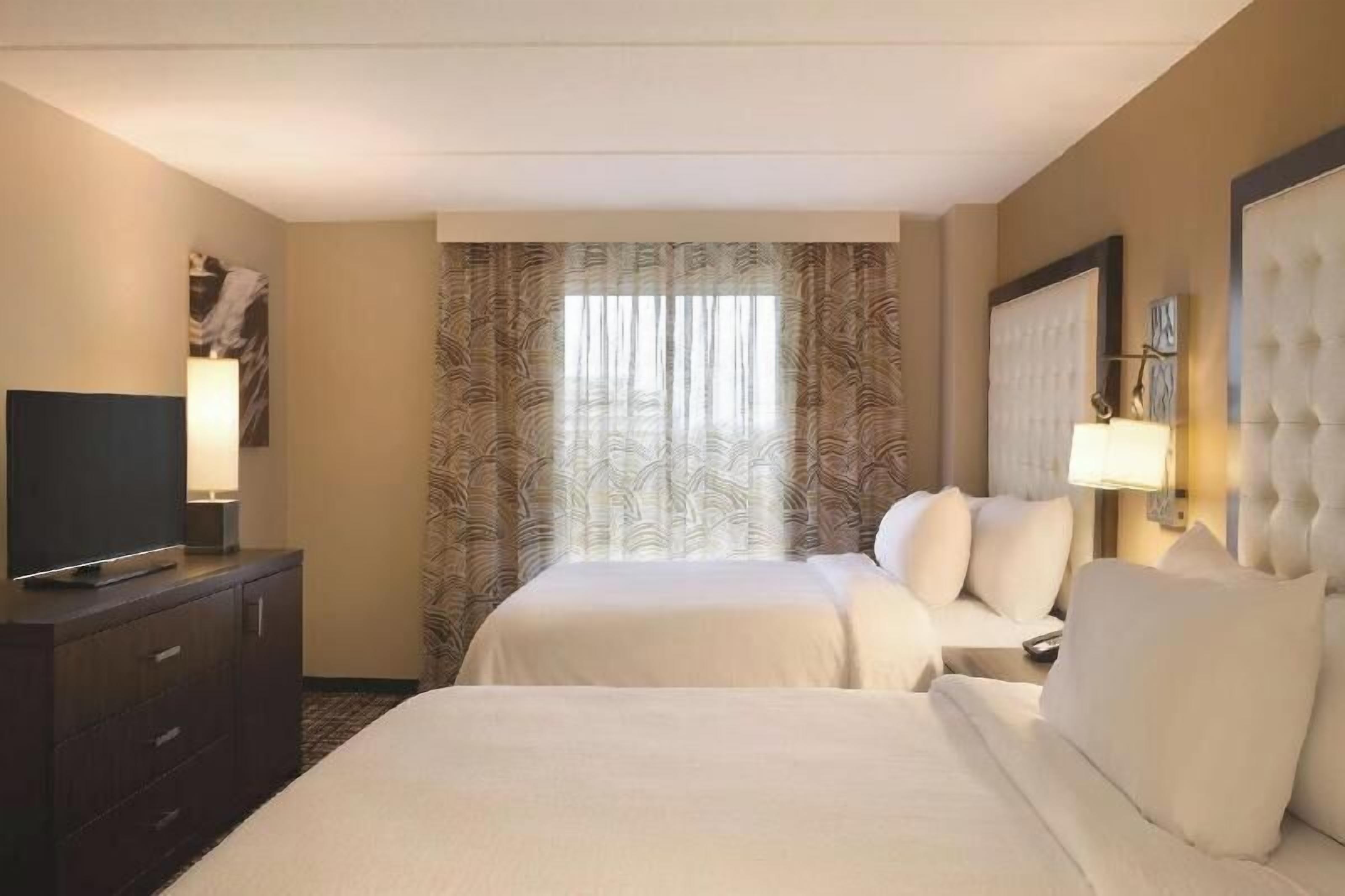 In-room safe, desk, WiFi, bed sheets