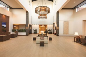 Lobby - Embassy Suites Oklahoma City Downtown/Medical Center (Oklahoma City)