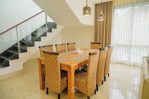 家庭別墅, 6 間臥室, 私人泳池 | 飯廳