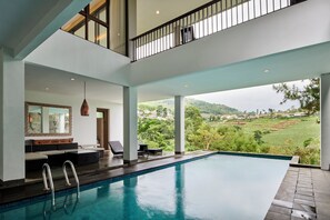 Outdoor pool - Green Forest Plantation View 6BR with Infinity Pool (Cimenyan)
