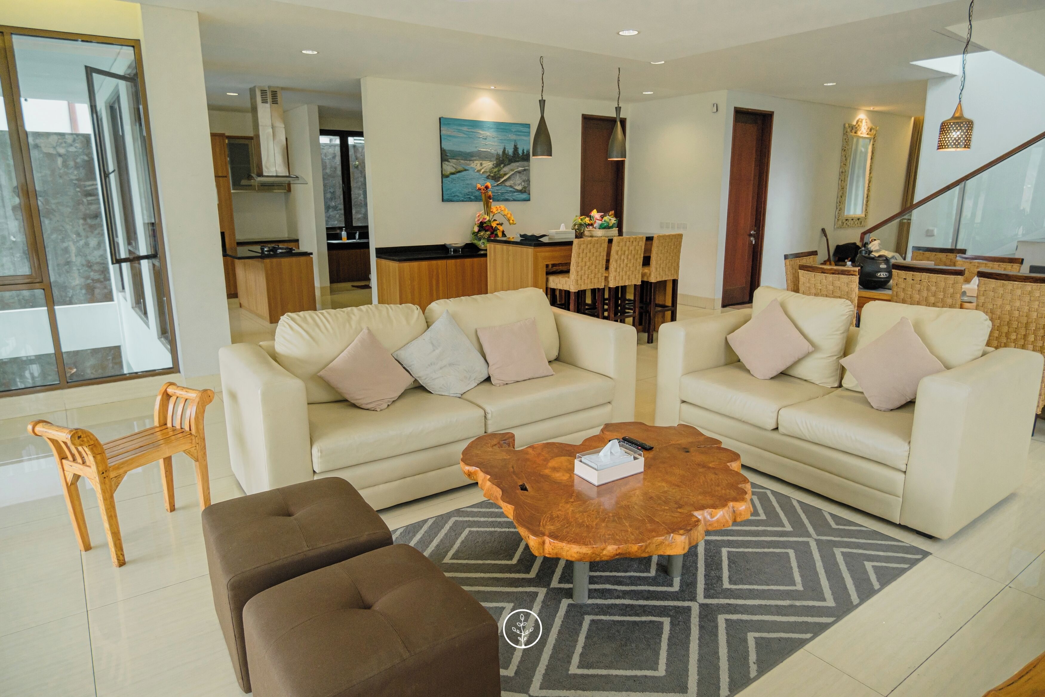 Vila Keluarga, 6 kamar tidur, kolam renang pribadi | Area keluarga | Televisi layar datar 40-inci dengan saluran TV digital dan TV plasma