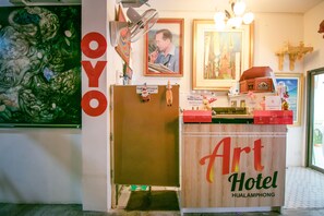 Reception - OYO 568 Art Hotel Hua Lamphong - Hostel (Bangkok)