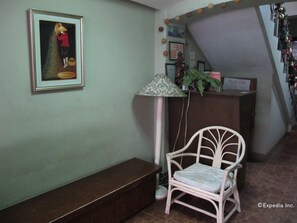 Lobby sitting area - Sabina Suites (Mandaue)