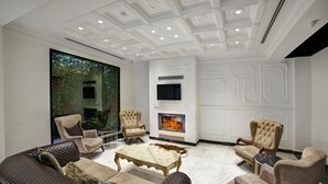 Lobby sitting area - White Monarch Hotel (Istanbul)
