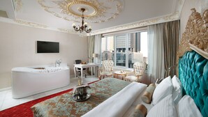 Premium bedding, minibar, in-room safe, soundproofing - White Monarch Hotel (Istanbul)