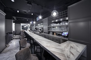 Bar (on property) - White Monarch Hotel (Istanbul)