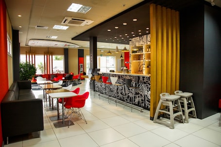 Bar (on property). ibis Bacabal
