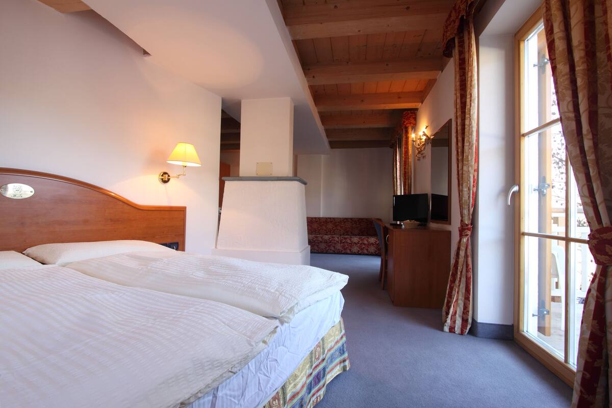 Free cots/infant beds, rollaway beds, free WiFi