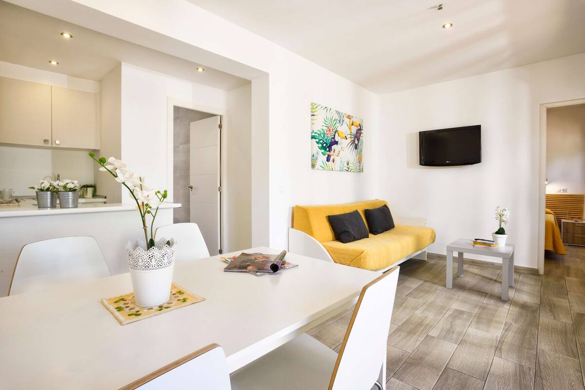 1 bedroom, premium bedding, individually decorated